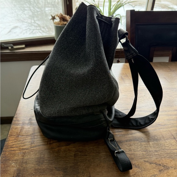 Lululemon Drawstring Bag - Picture 2 of 14